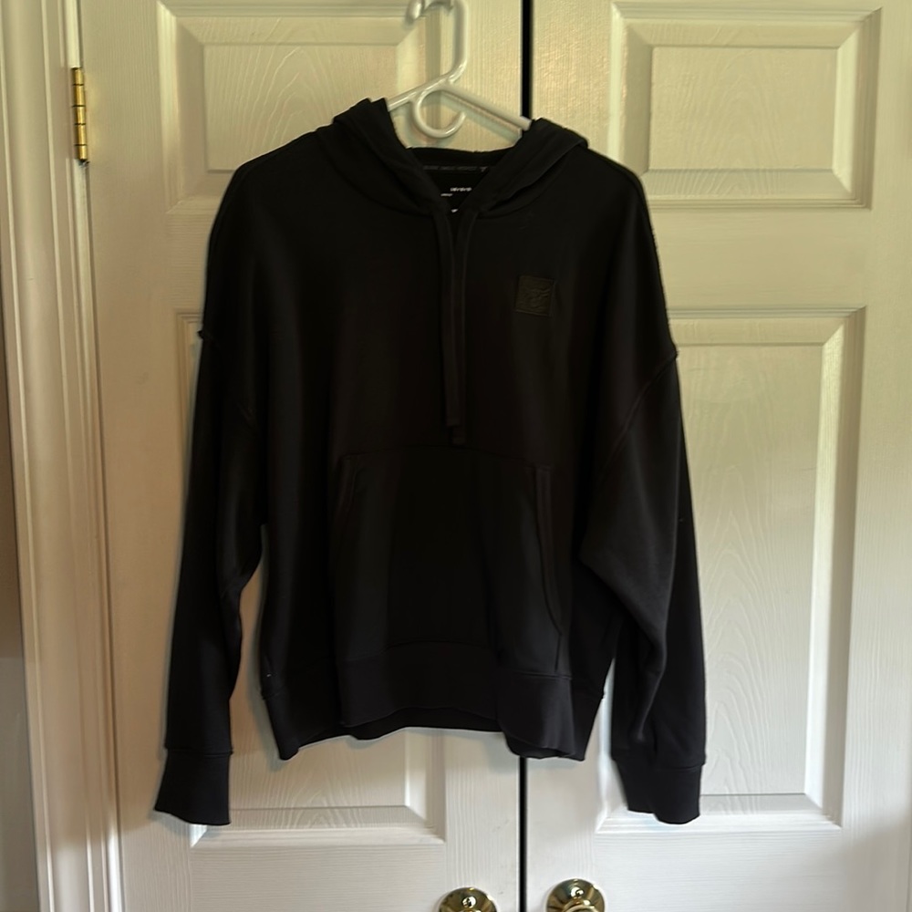 Women’s under armor light sweatshirt